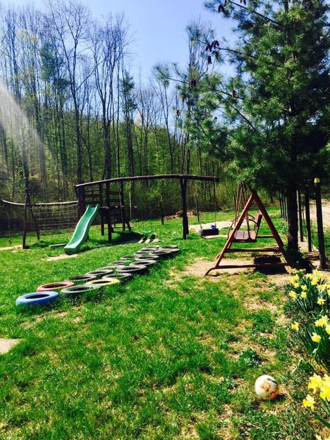 レシツァ House In The Woods Bed & Breakfast エクステリア 写真