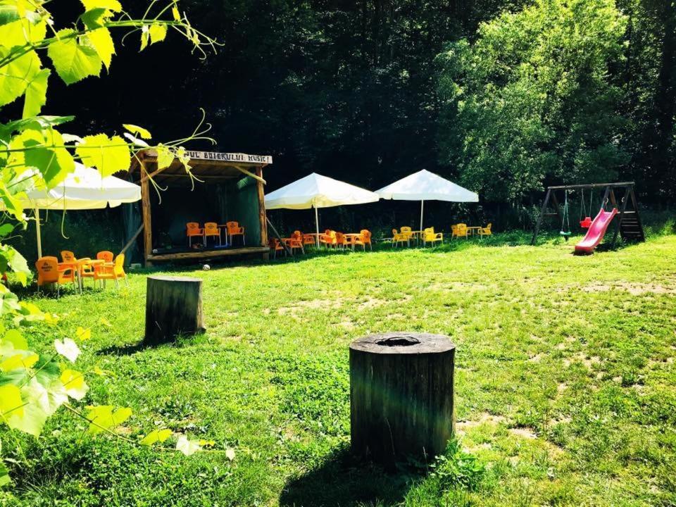 レシツァ House In The Woods Bed & Breakfast エクステリア 写真
